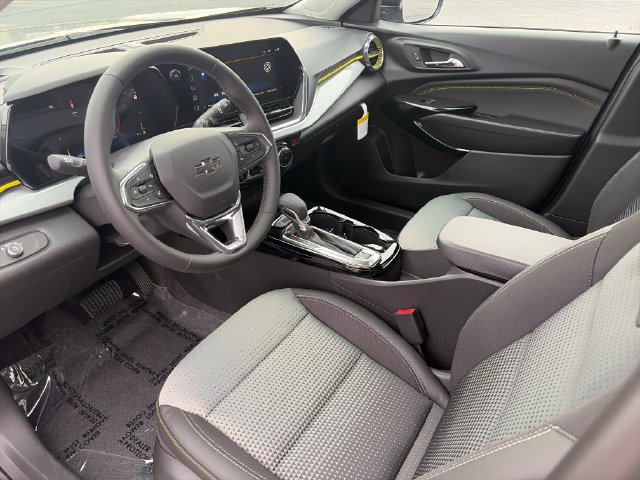 New 2026 Chevrolet Trax LT w/ Sunroof Package FWD image 27
