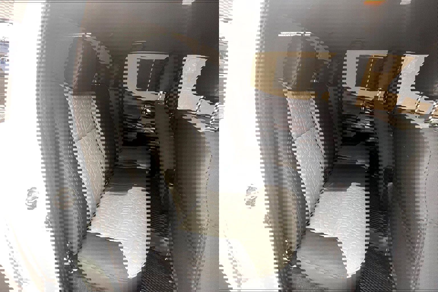 Used 2021 Toyota Tacoma TRD Off-Road w/ Technology Package AWD/4WD image 18