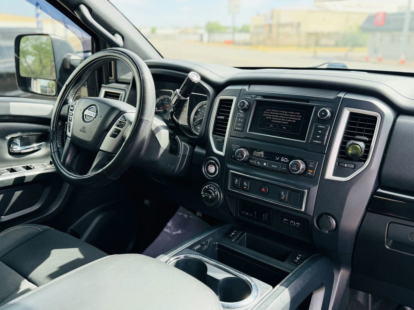 Used 2019 Nissan Titan SV w/ SV Convenience Package AWD/4WD image 18