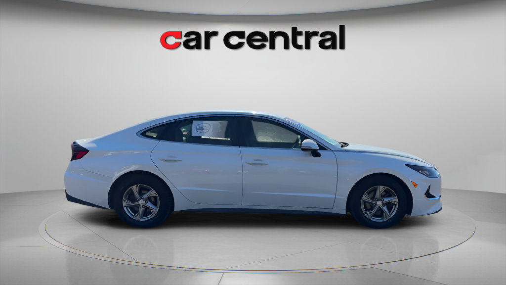 Used 2022 Hyundai Sonata SE w/ Preferred Accessory Package FWD image 6
