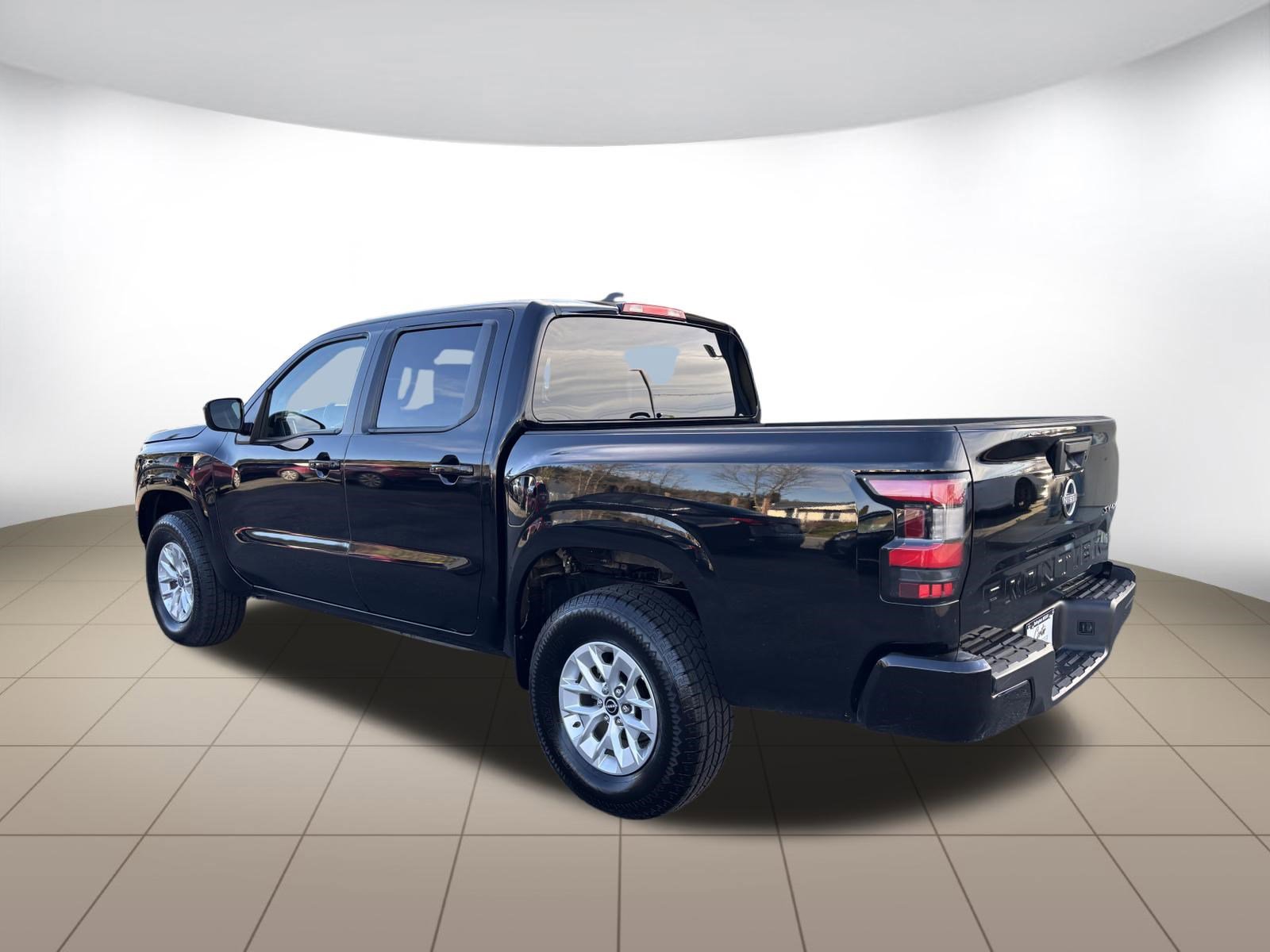 Used 2024 Nissan Frontier SV AWD/4WD image 5
