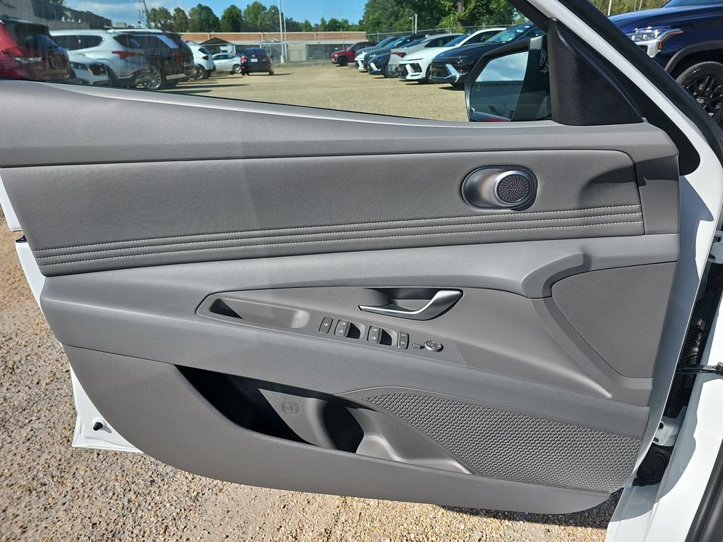 New 2026 Hyundai Elantra SEL Sport Premium FWD image 28