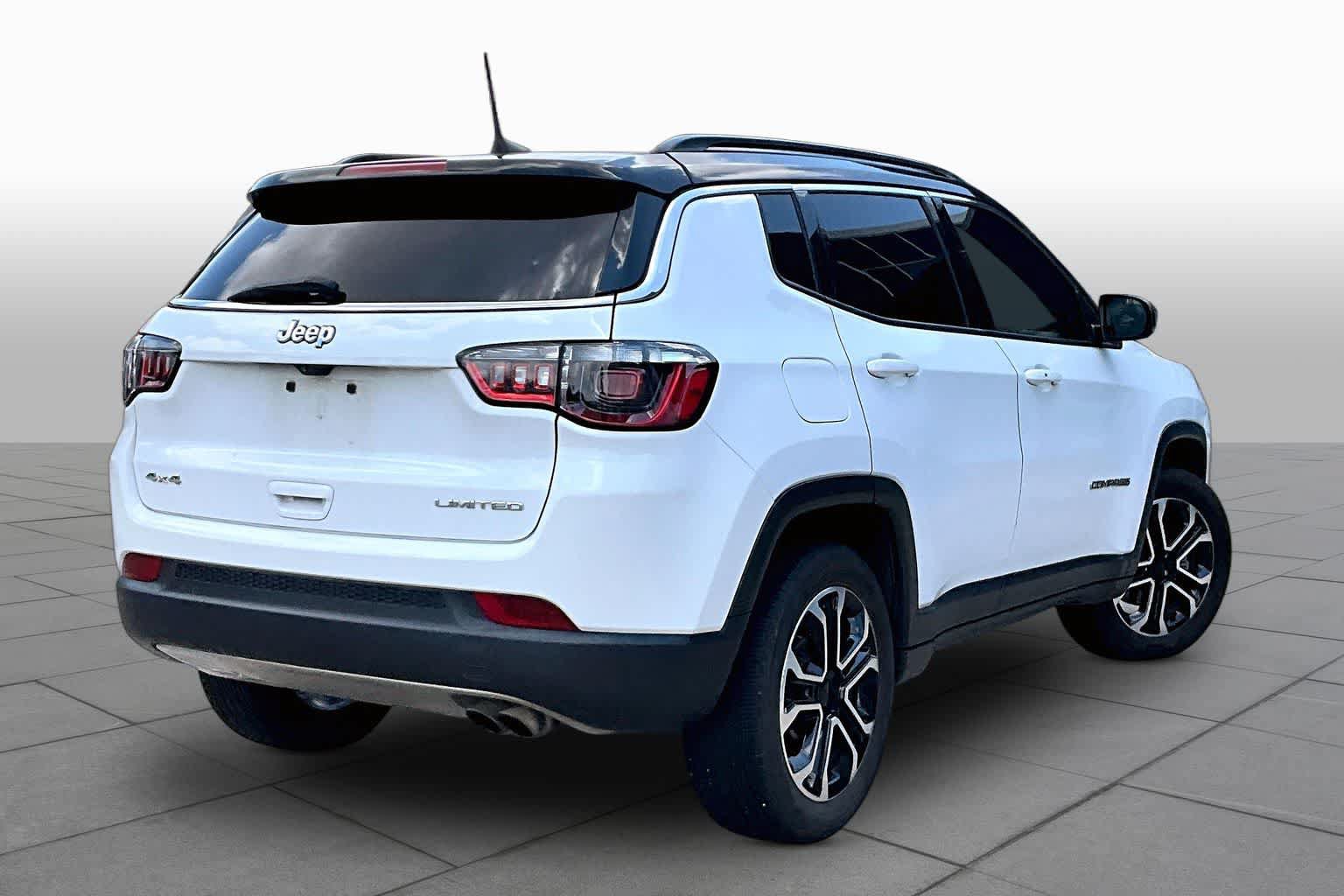 Used 2022 Jeep Compass Limited AWD/4WD image 12