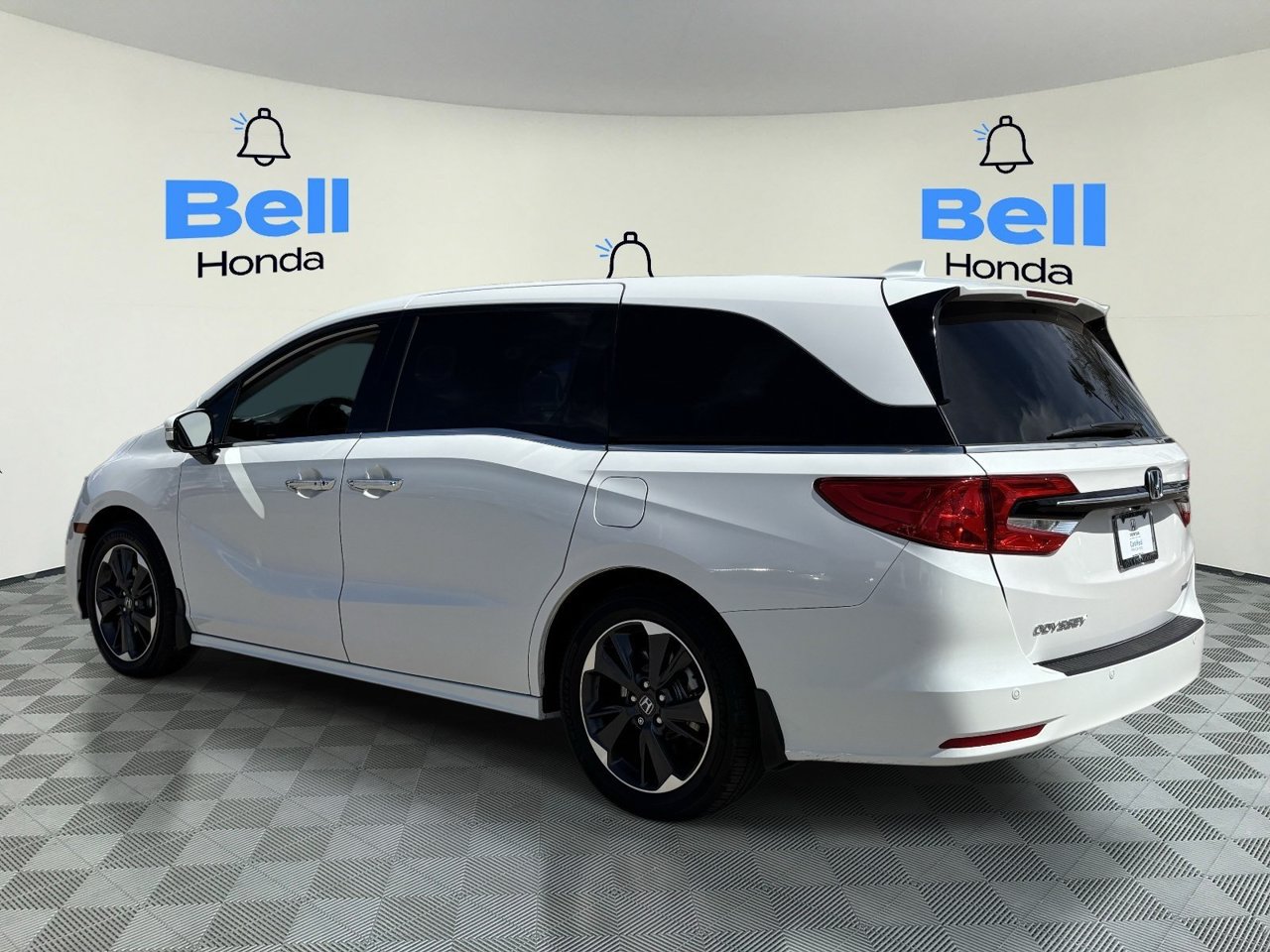 Certified 2024 Honda Odyssey Elite image 3