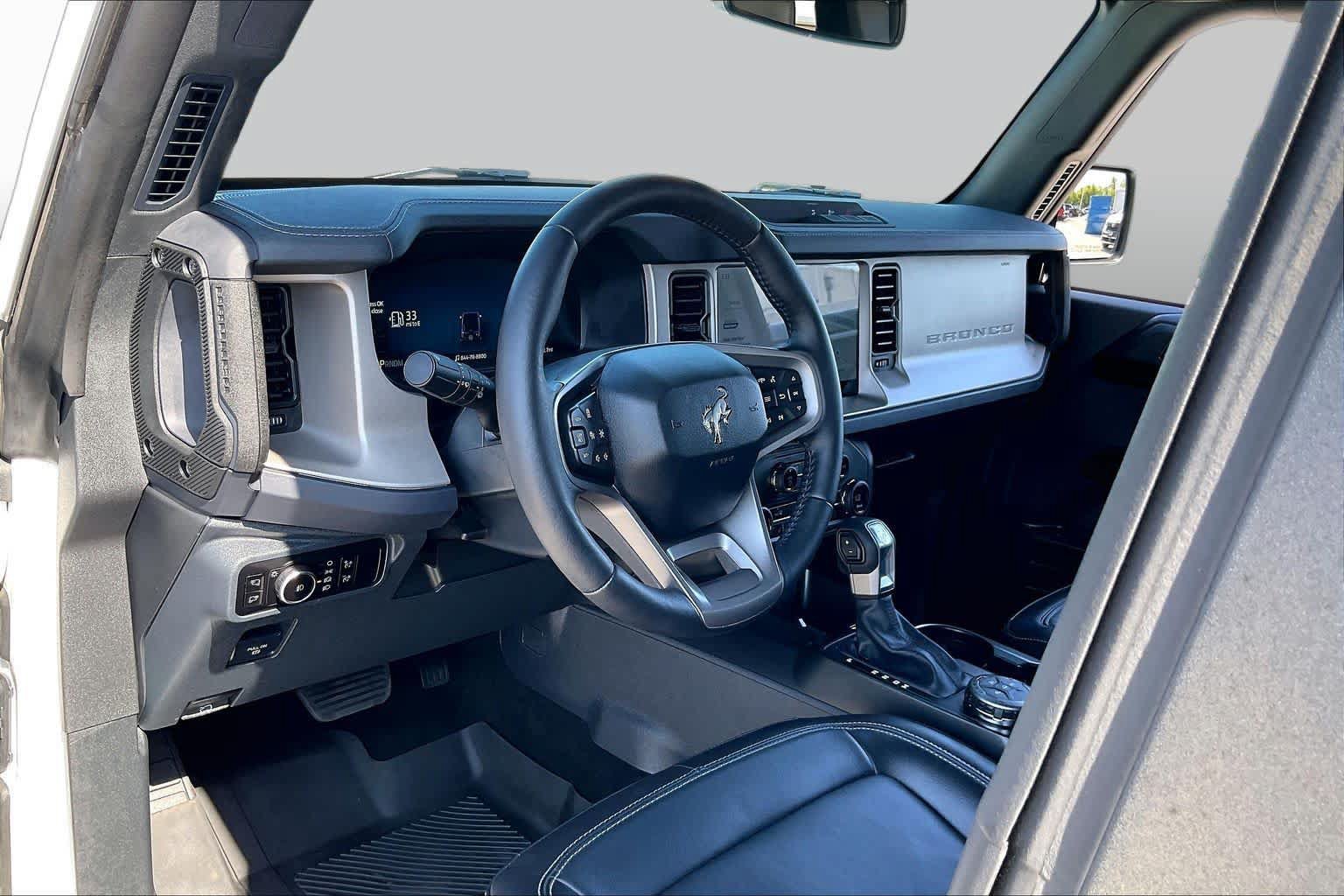 Used 2025 Ford Bronco Outer Banks AWD/4WD image 14