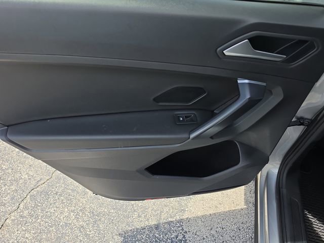 Used 2021 Volkswagen Tiguan SE w/ Panoramic Sunroof Package FWD image 10
