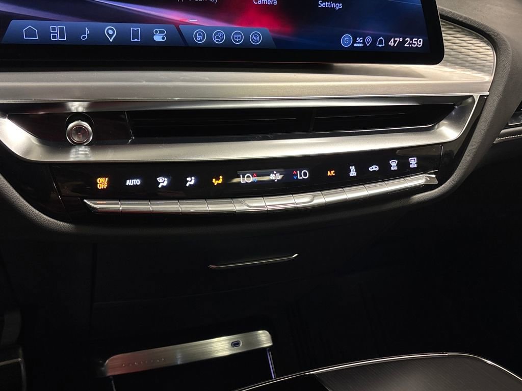 New 2026 Cadillac Lyriq V w/ LPO, Floor Liner Package AWD/4WD image 43