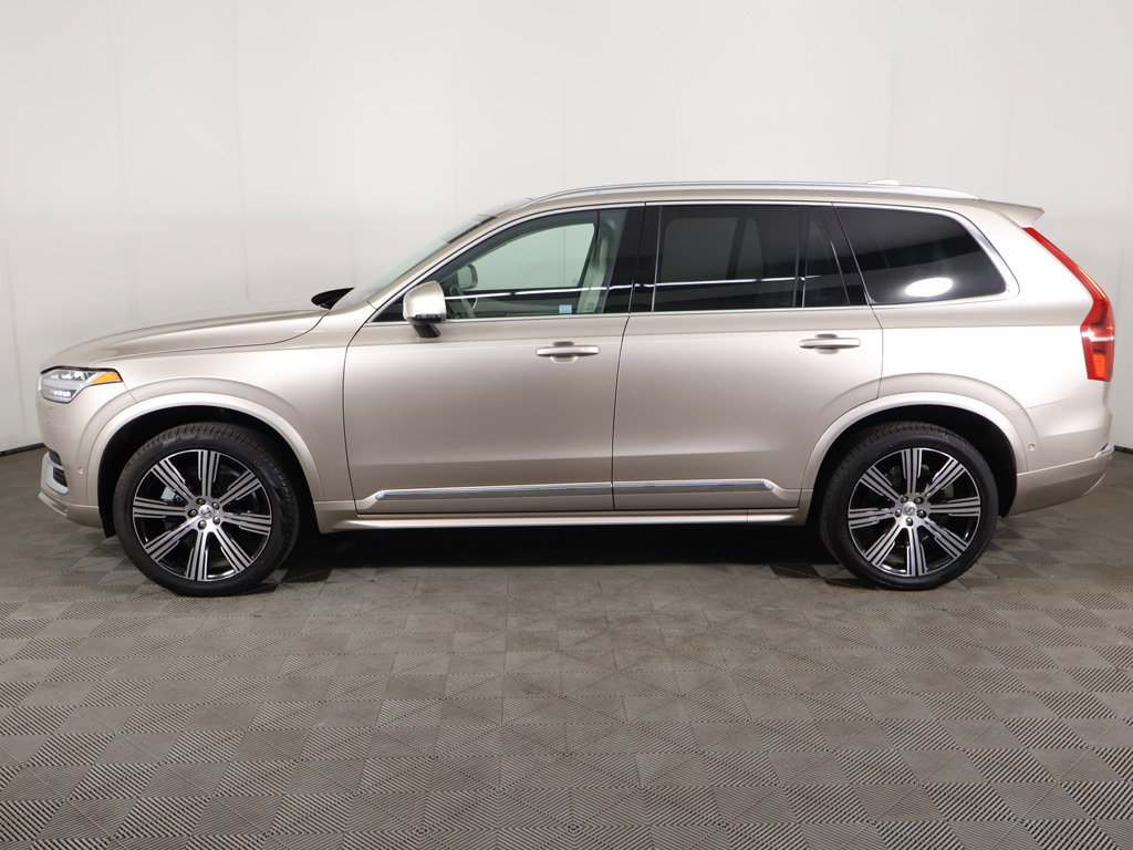 Used 2024 Volvo XC90 B5 Plus AWD/4WD image 22