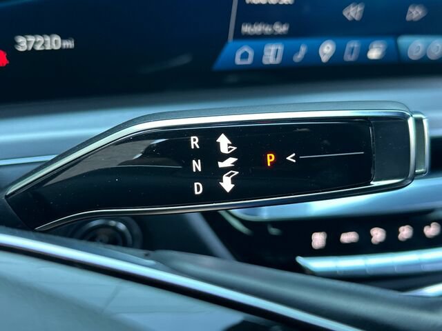 Used 2024 Cadillac Lyriq Luxury RWD image 25