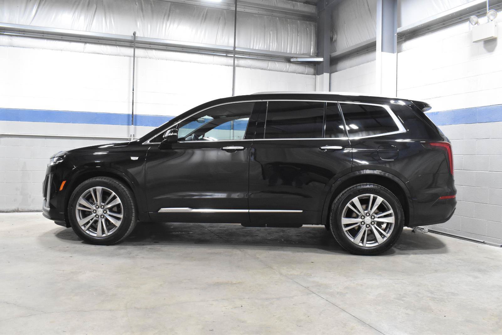 Certified 2024 Cadillac XT6 Premium Luxury FWD image 25