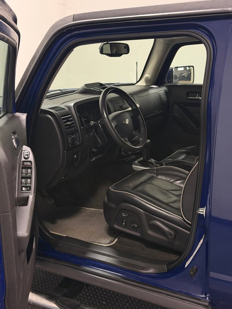 Used 2009 HUMMER H3 Alpha image 8