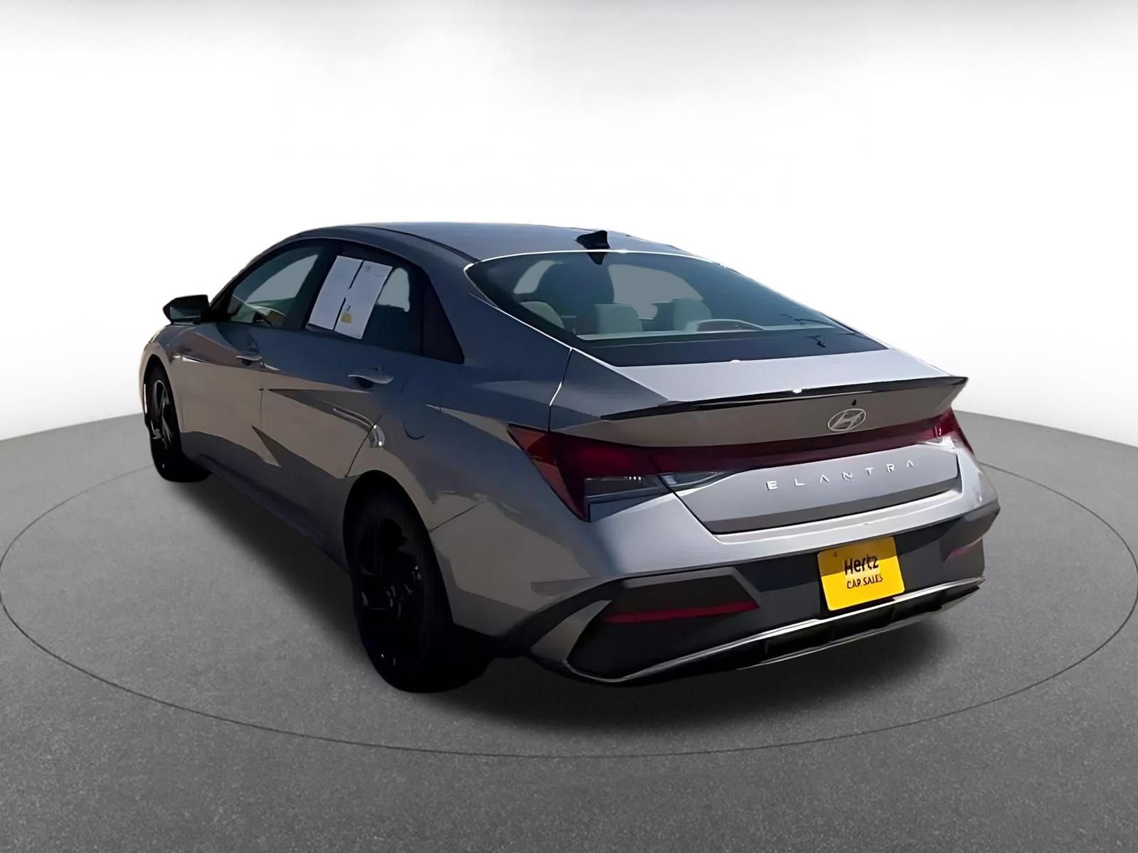 Used 2026 Hyundai Elantra Sport FWD image 10