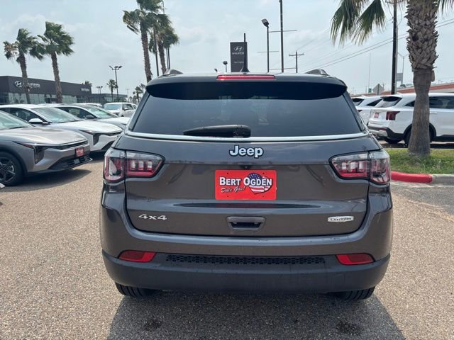 Used 2024 Jeep Compass Latitude AWD/4WD image 5