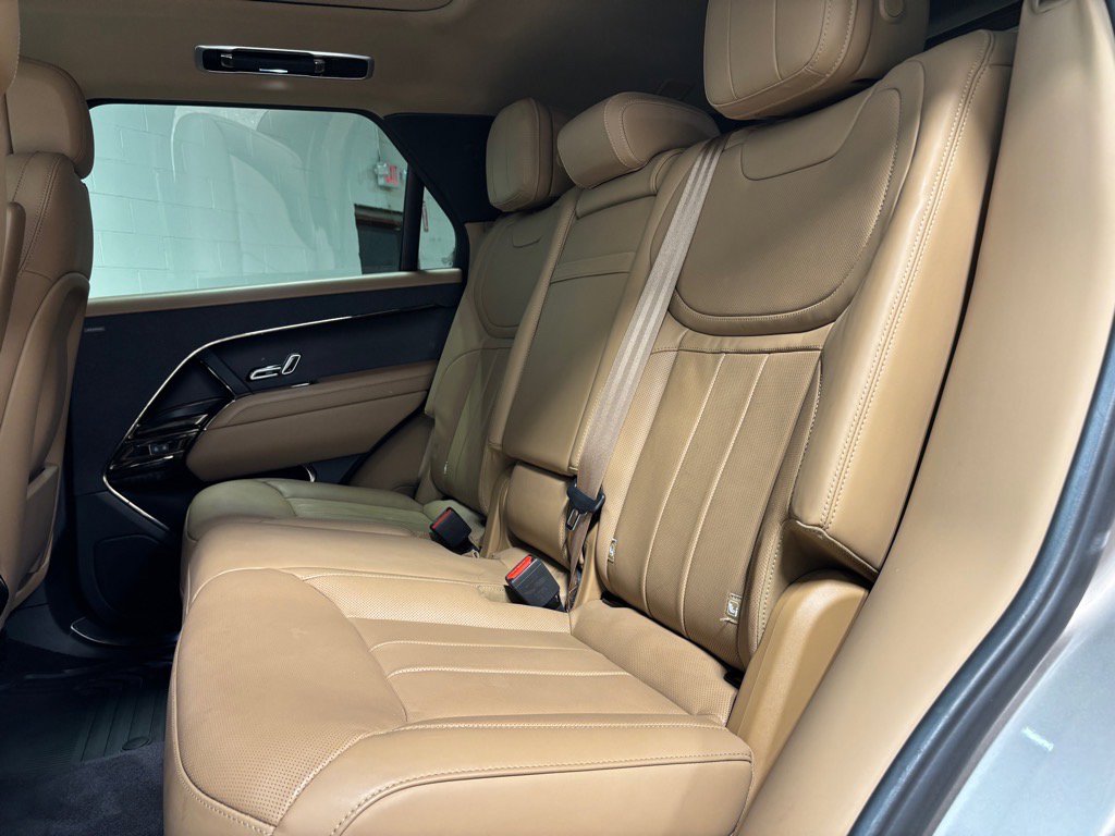 Used 2023 Land Rover Range Rover Sport SE image 27