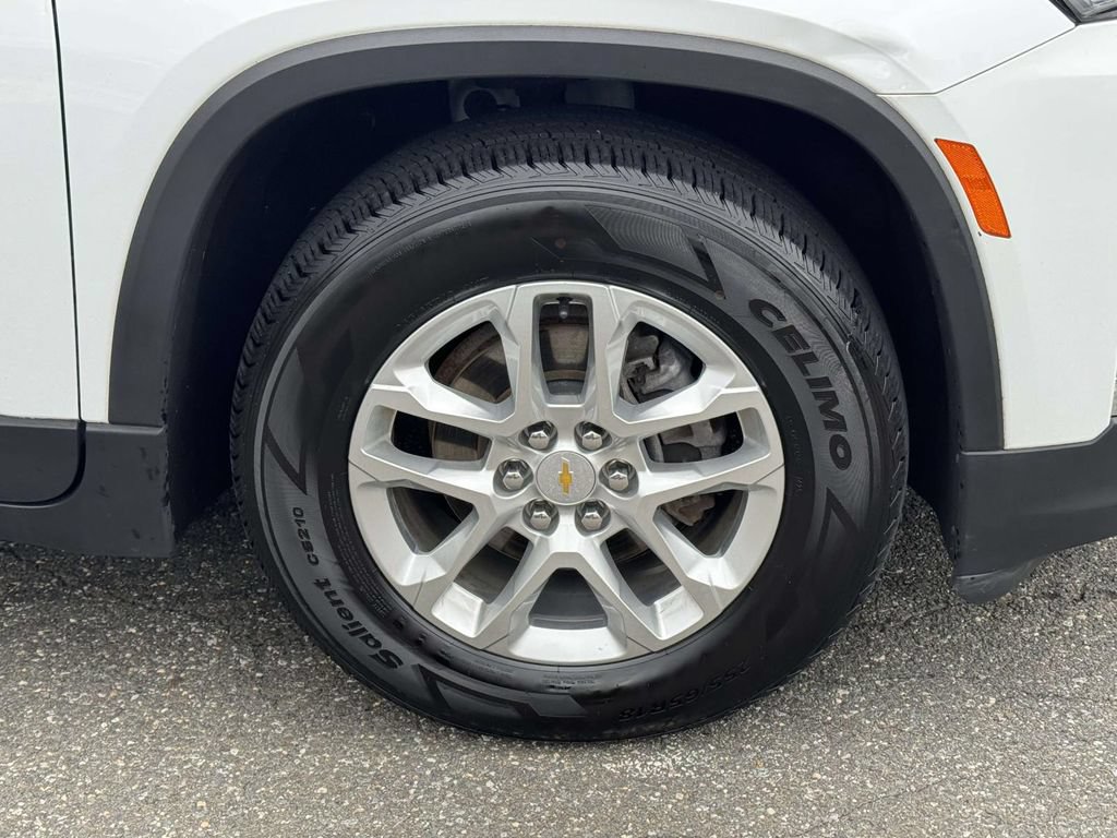 Used 2023 Chevrolet Traverse LS w/ Safety Package AWD/4WD image 8