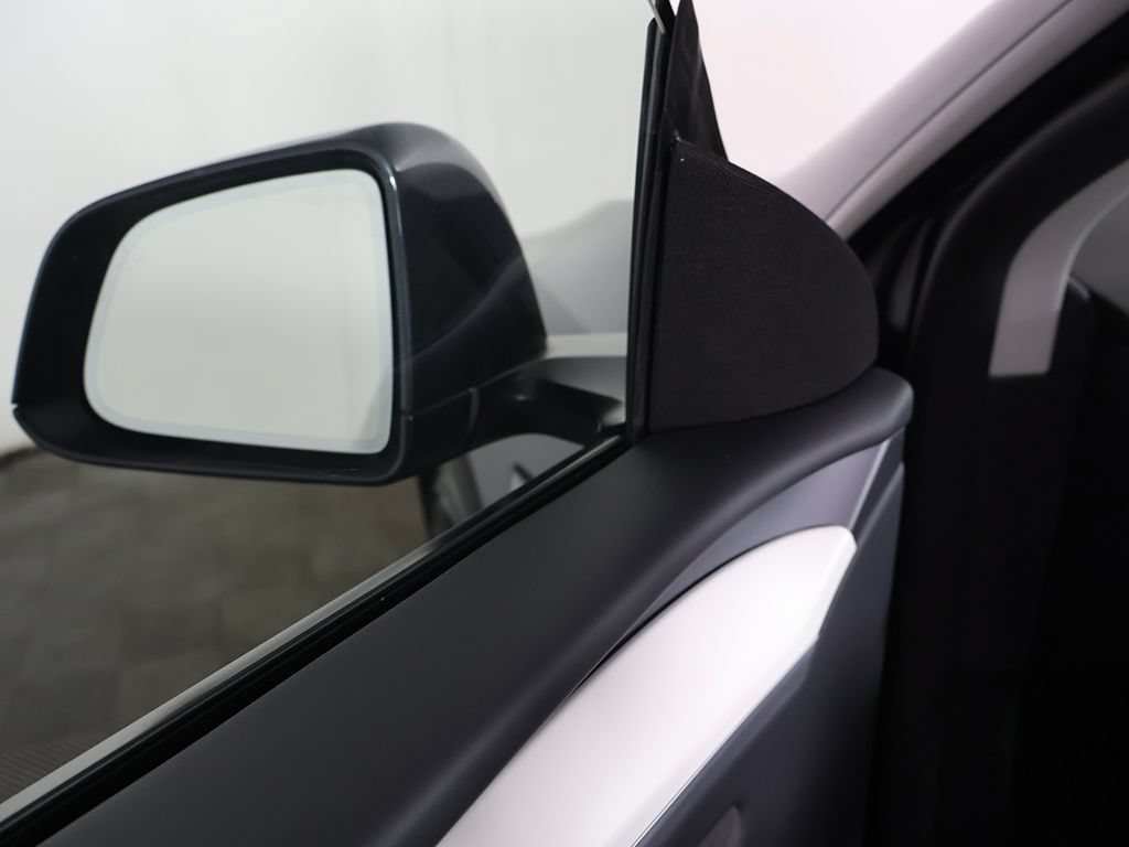 Used 2024 Tesla Model Y Performance AWD/4WD image 37