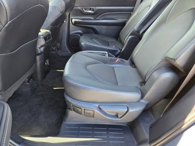 Certified 2025 Toyota Grand Highlander XLE image 12