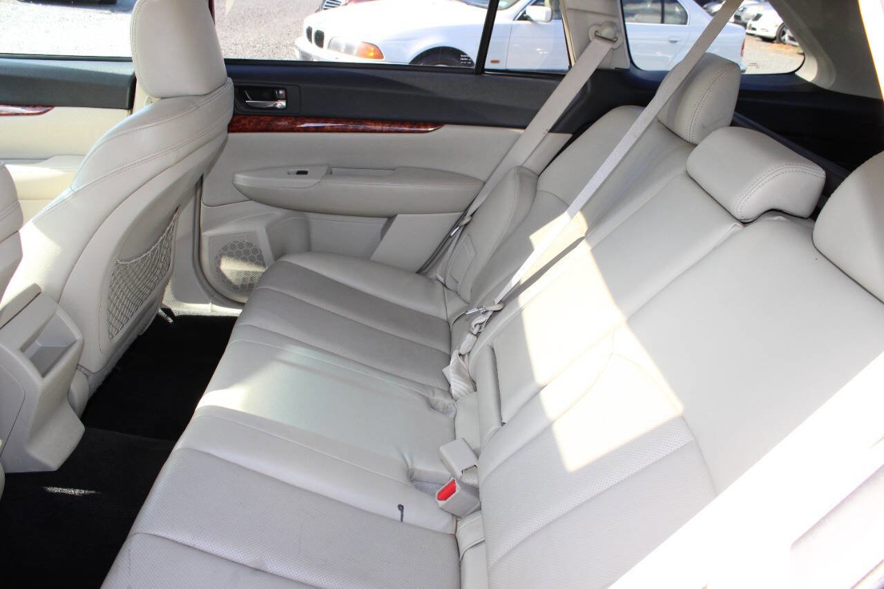 Used 2011 Subaru Outback 3.6R Limited w/ PWR Moonroof Pkg image 20