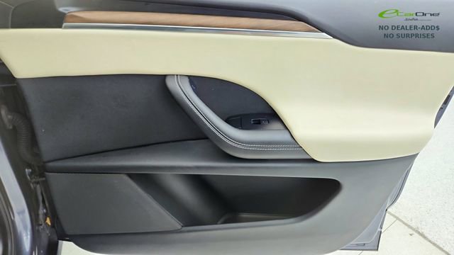 Used 2023 Tesla Model X image 22