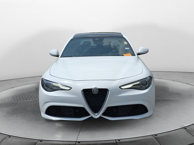 Used 2022 Alfa Romeo Giulia Ti AWD/4WD image 8