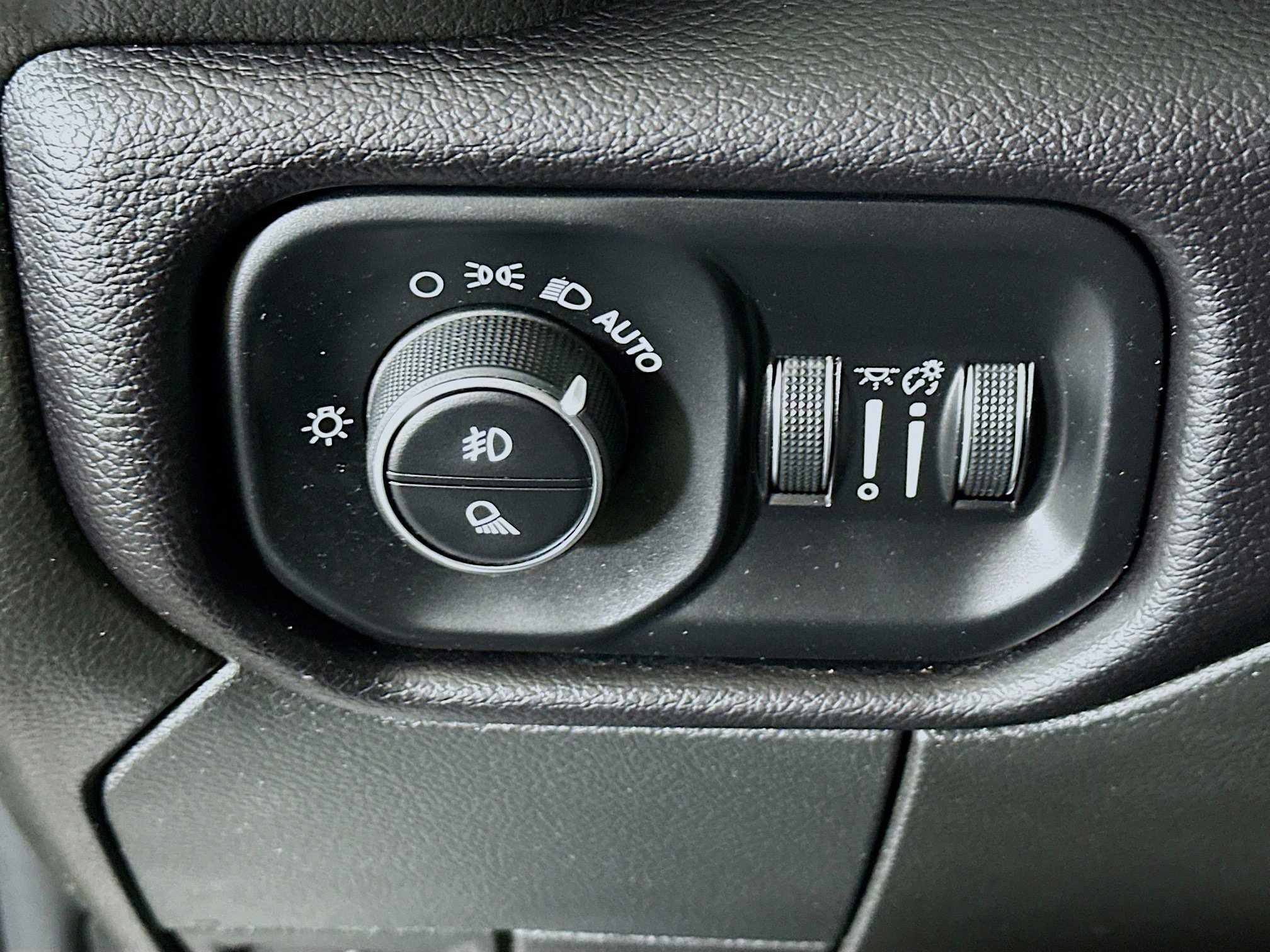 Used 2024 RAM 2500 Laramie image 17