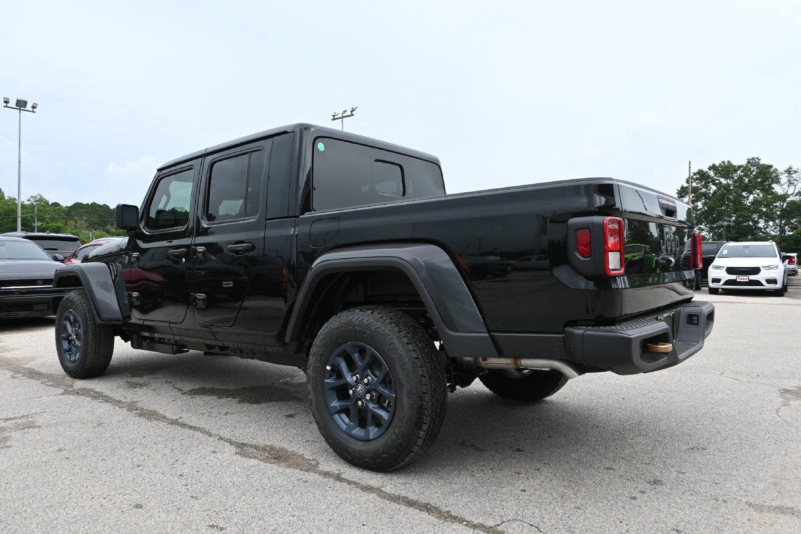New 2026 Jeep Gladiator Sport AWD/4WD image 2