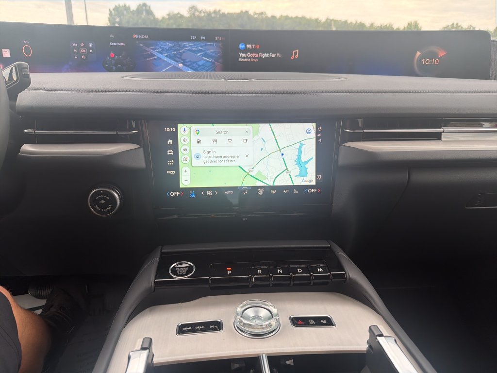 New 2027 Lincoln Navigator Reserve w/ Jet Appearance Package AWD/4WD image 22