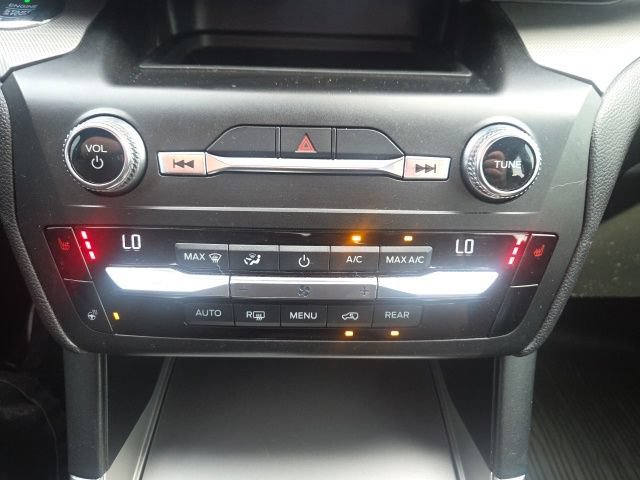 Used 2020 Ford Explorer XLT w/ Equipment Group 202A AWD/4WD image 34