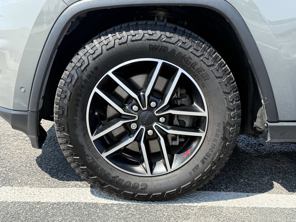 Used 2021 Jeep Grand Cherokee Trailhawk w/ Trailhawk Luxury Group AWD/4WD image 9