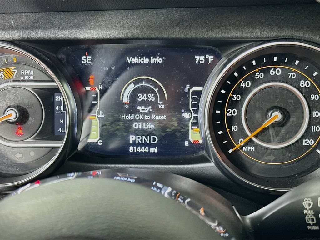 Used 2022 Jeep Wrangler Unlimited Sahara w/ Cold Weather Group AWD/4WD image 13