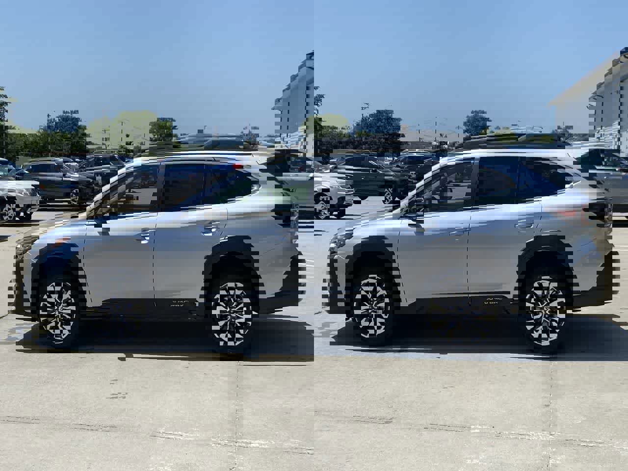 Used 2025 Subaru Outback Limited XT image 3