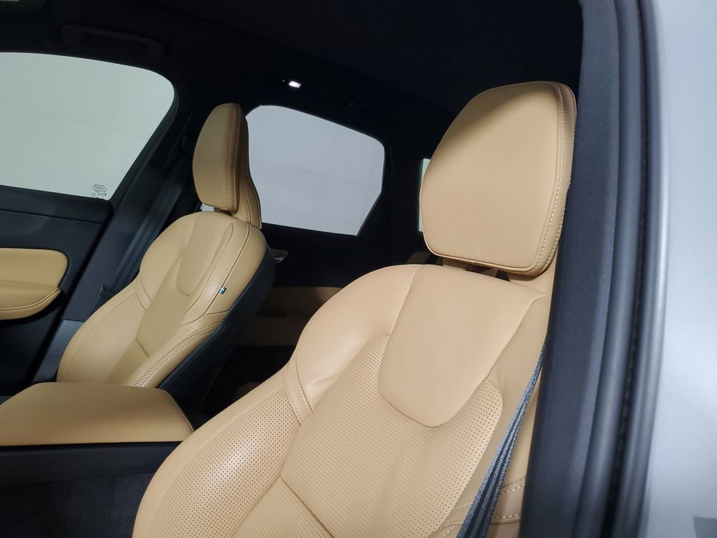 Used 2024 Volvo XC60 T8 Ultimate w/ Climate Package AWD/4WD image 25