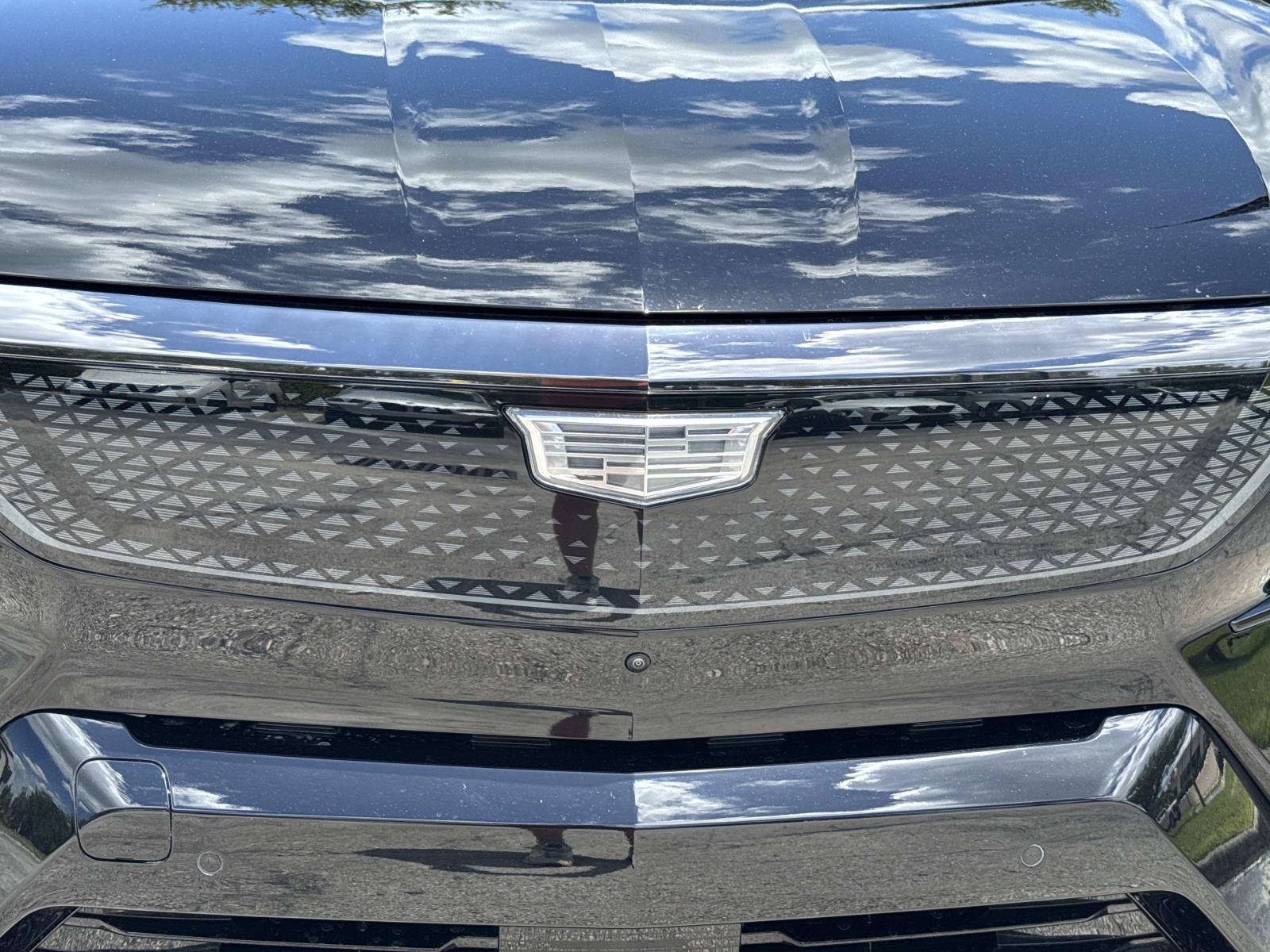 Certified 2025 Cadillac Optiq Sport 2 AWD/4WD image 8