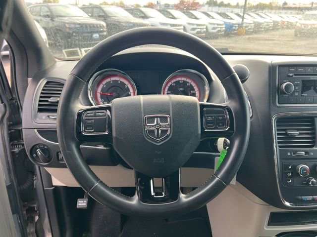 Used 2014 Dodge Grand Caravan SE FWD image 16