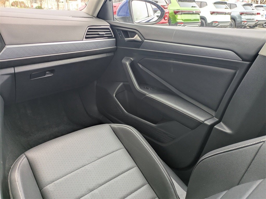 Used 2023 Volkswagen Jetta SE FWD image 16