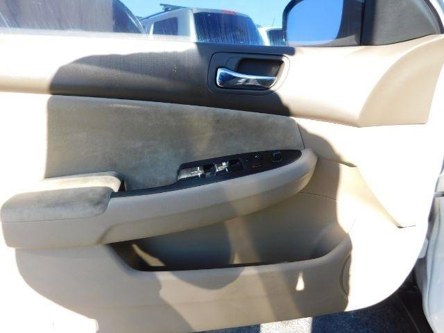 Used 2004 Honda Accord LX image 11