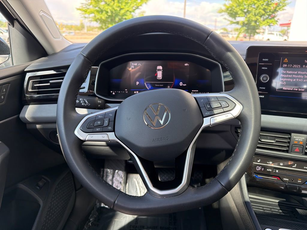 Used 2025 Volkswagen Jetta SE w/ Sunroof Package FWD image 14