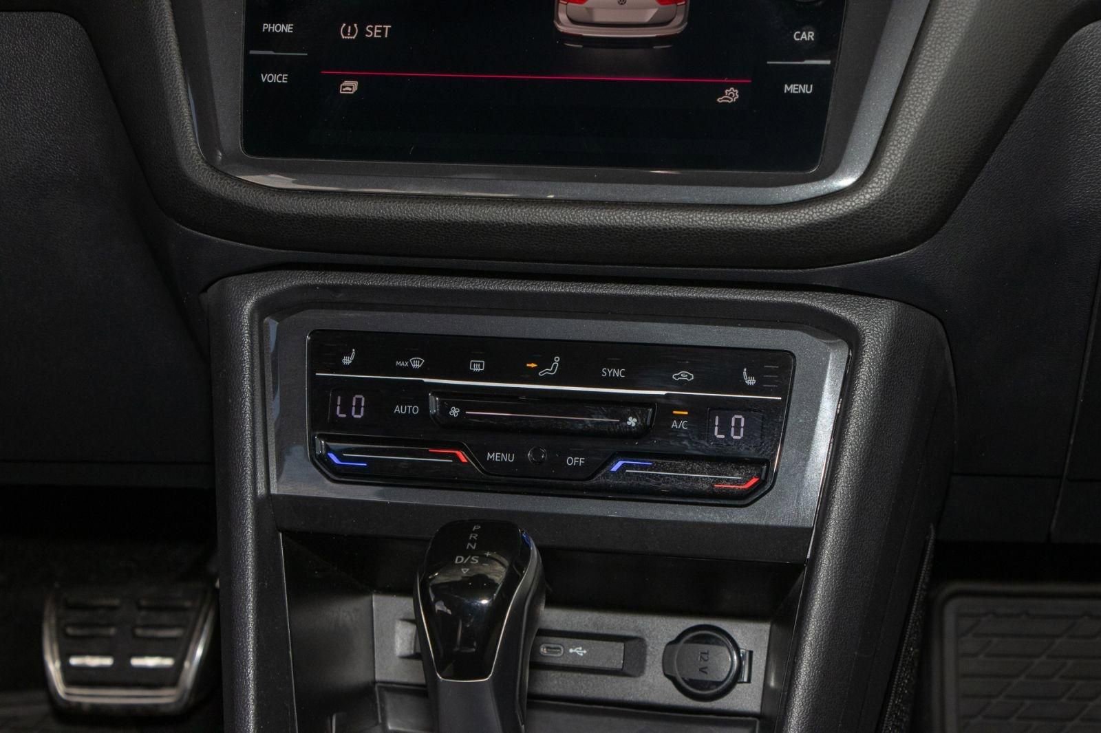 Used 2024 Volkswagen Tiguan SE R-Line FWD image 22