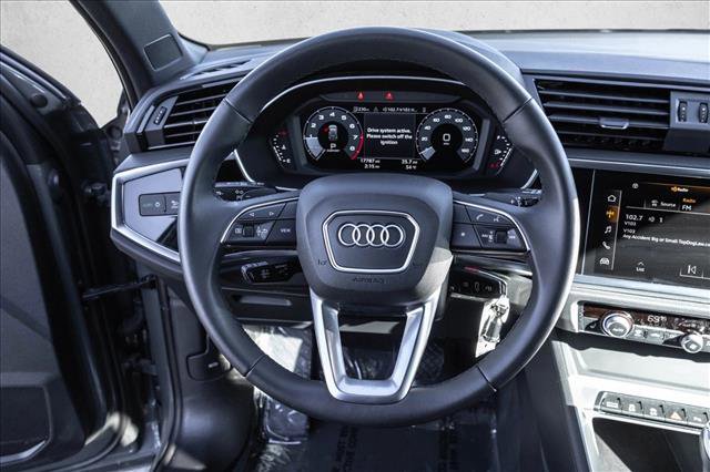 Used 2025 Audi Q3 2.0T Premium image 13