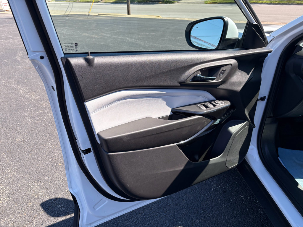 New 2026 Chevrolet Trax LT w/ Driver Confidence Package image 7