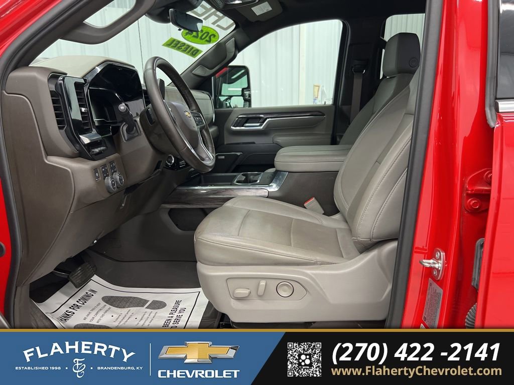 Used 2024 Chevrolet Silverado 3500 LTZ w/ LTZ Plus Package image 9