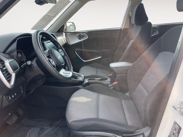 Used 2024 Kia Soul LX w/ Option Group 015 image 9