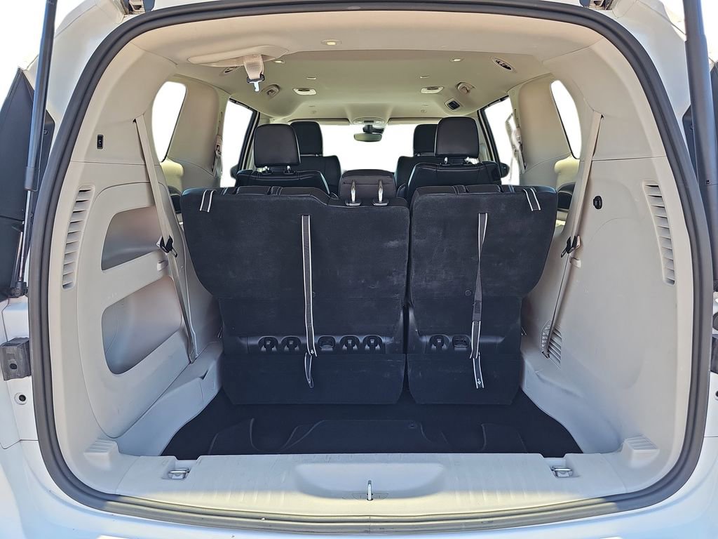 Used 2023 Chrysler Pacifica Touring-L FWD image 28