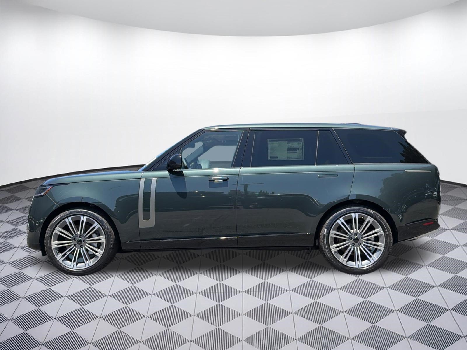 New 2026 Land Rover Range Rover Long Wheelbase SE AWD/4WD image 2