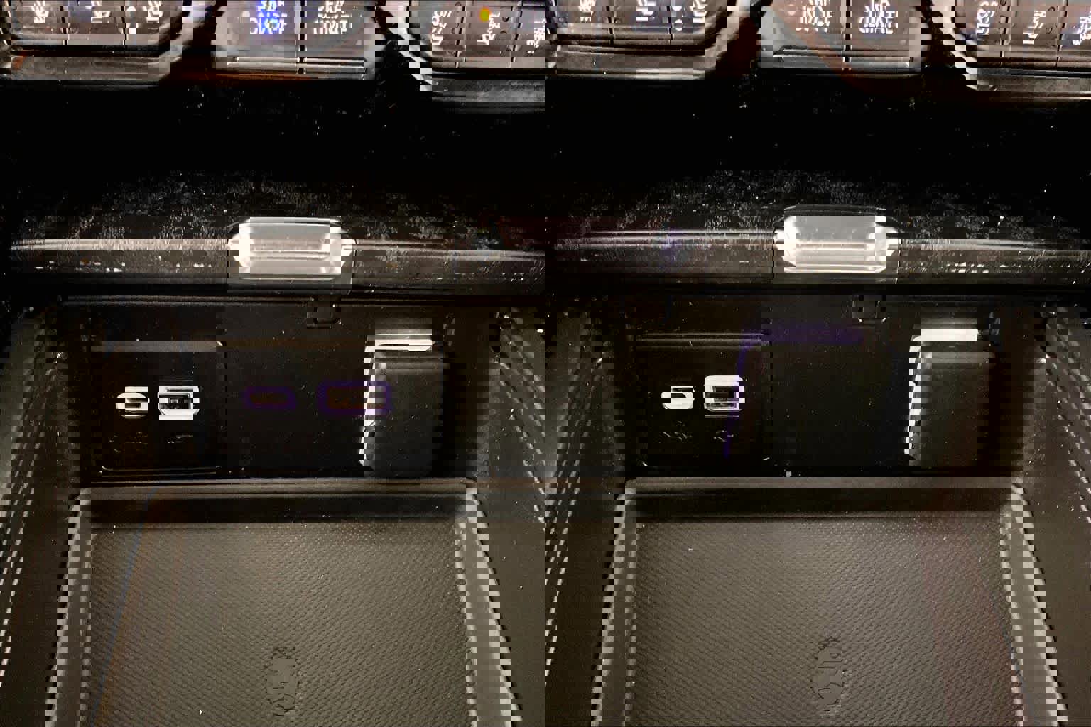 Used 2022 GMC Yukon XL Denali image 31