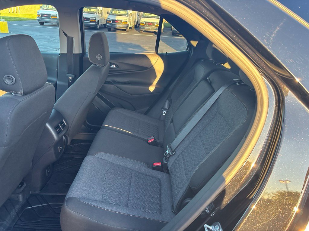 Used 2024 Chevrolet Equinox LT FWD image 27