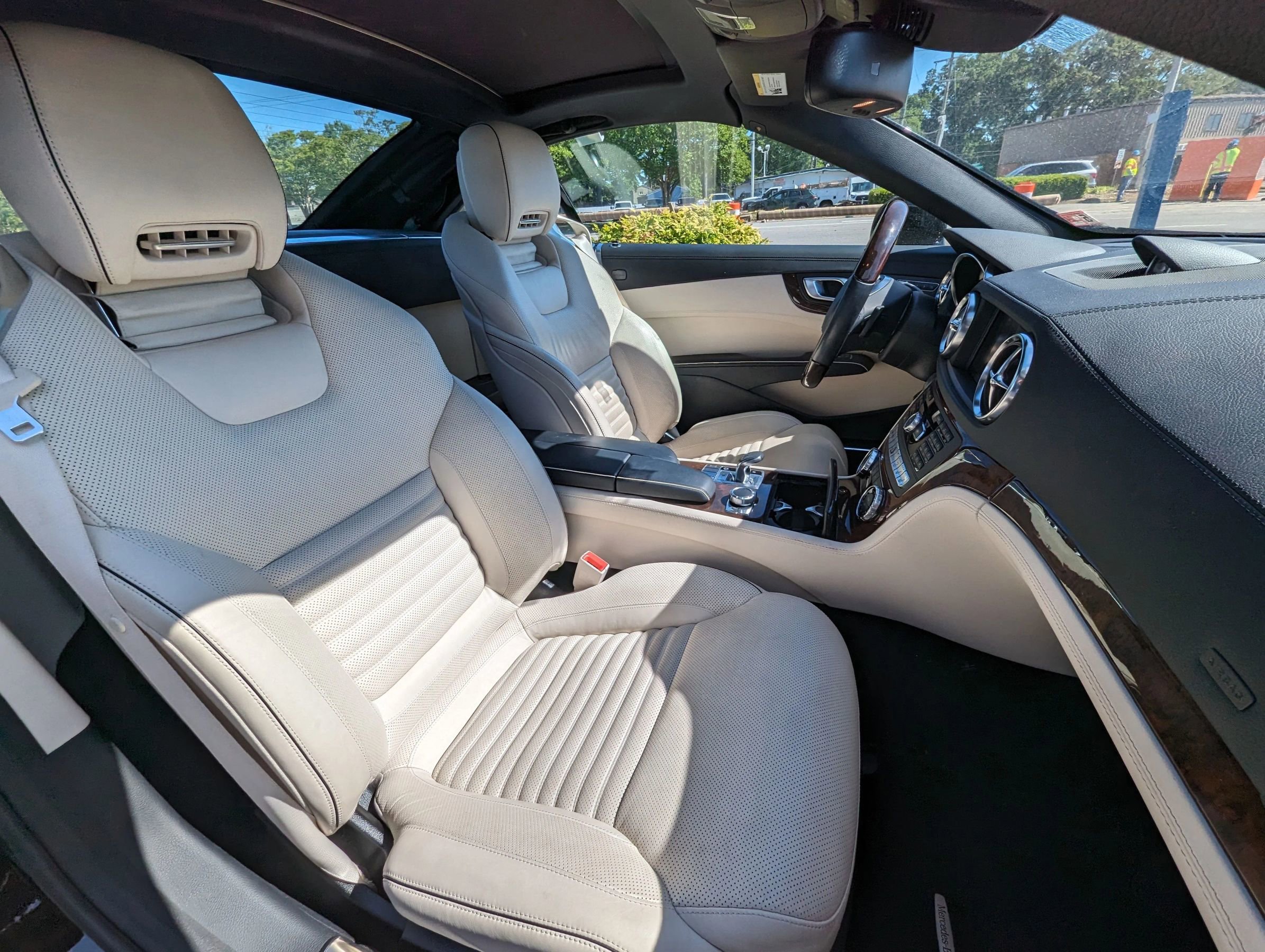 Used 2014 Mercedes-Benz SL 550 image 6