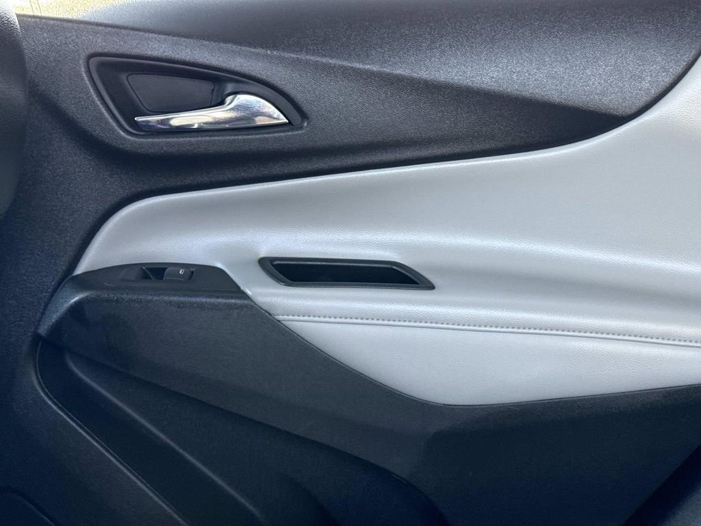 Used 2018 Chevrolet Equinox Premier image 17