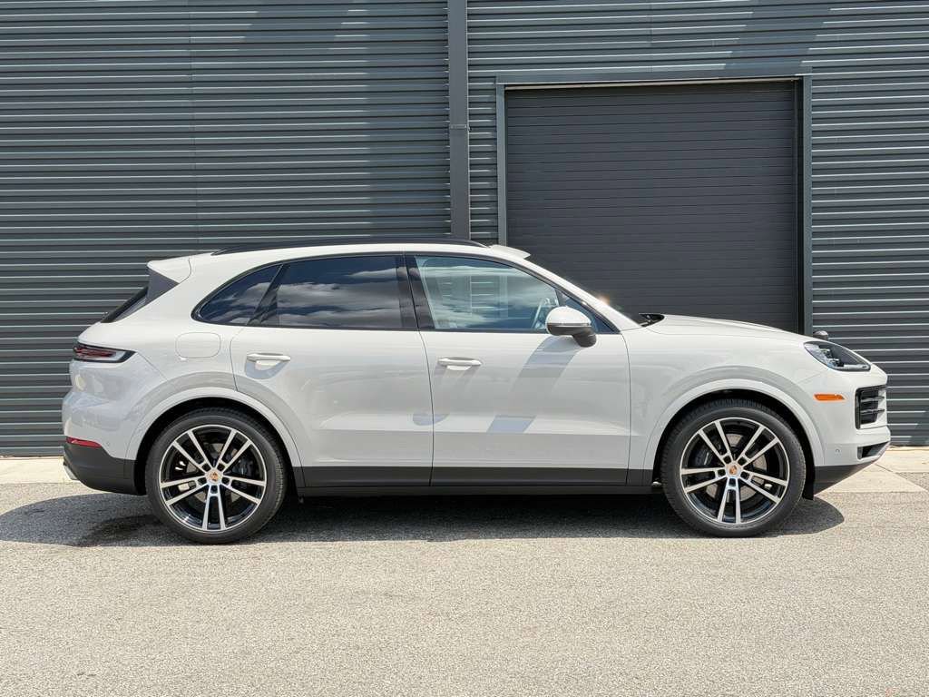 Certified 2026 Porsche Cayenne AWD/4WD image 22