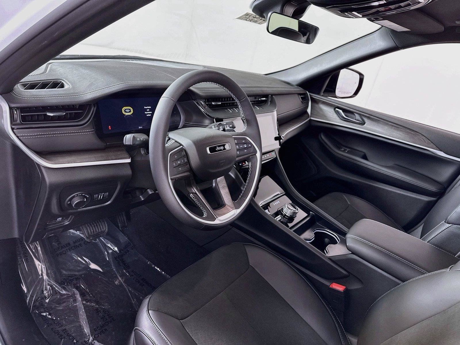 New 2027 Jeep Grand Cherokee 4WD image 3